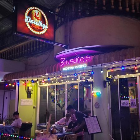 Dorothys Otel Pattaya Dış mekan fotoğraf