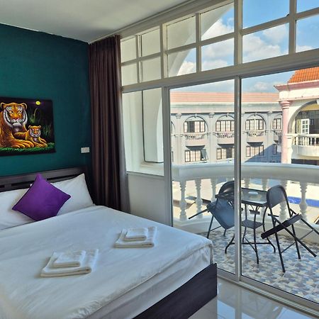 Dorothys Otel Pattaya Dış mekan fotoğraf