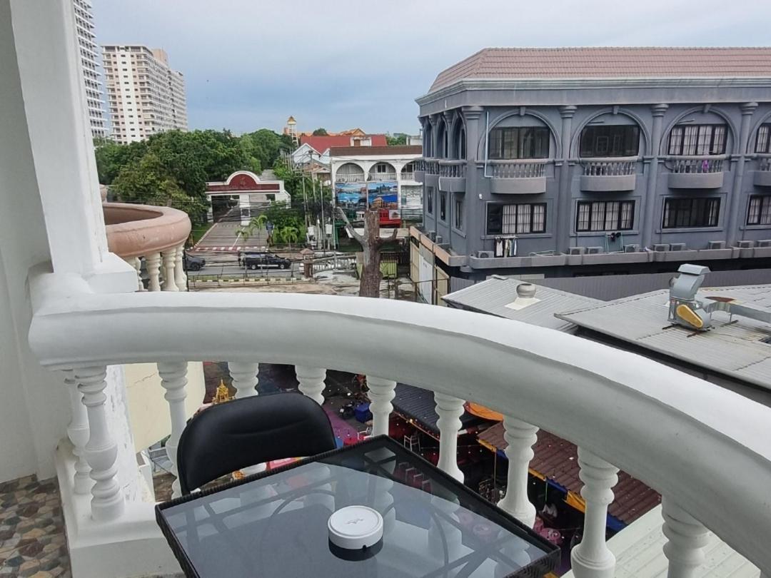Dorothys Otel Pattaya Oda fotoğraf