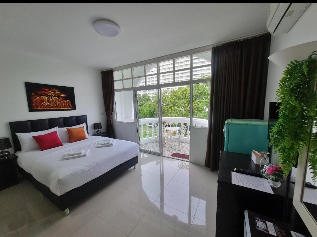 Dorothys Otel Pattaya Dış mekan fotoğraf