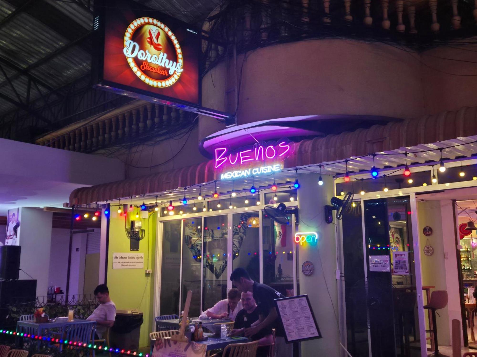 Dorothys Otel Pattaya Dış mekan fotoğraf