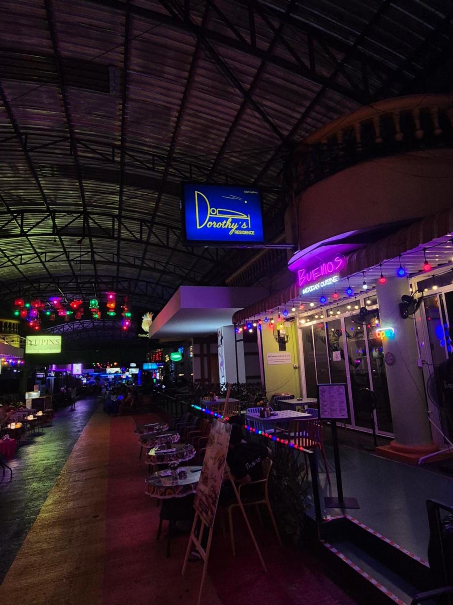 Dorothys Otel Pattaya Dış mekan fotoğraf